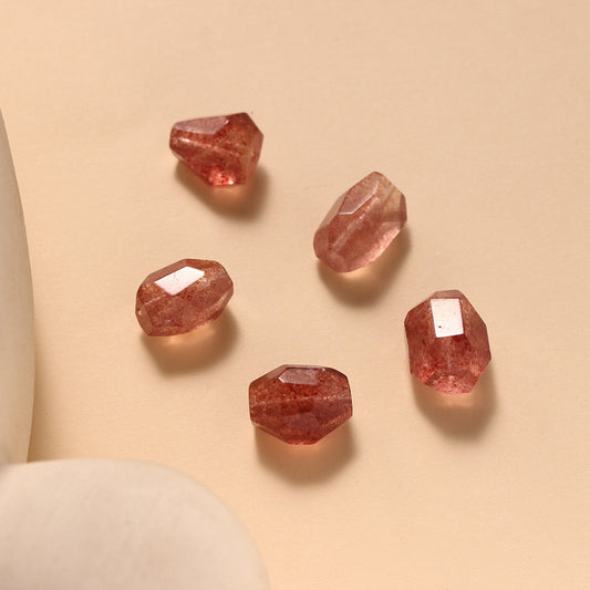 Natural Strawberry Crystal with Type Accessories
